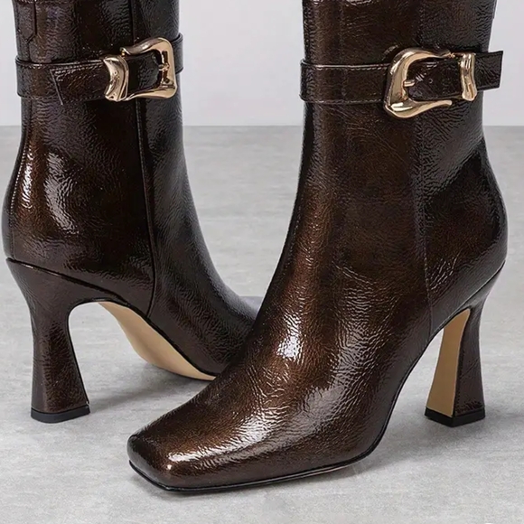 Chic Brown Heeled Boots with Gold Buckle - Picture 3 of 3